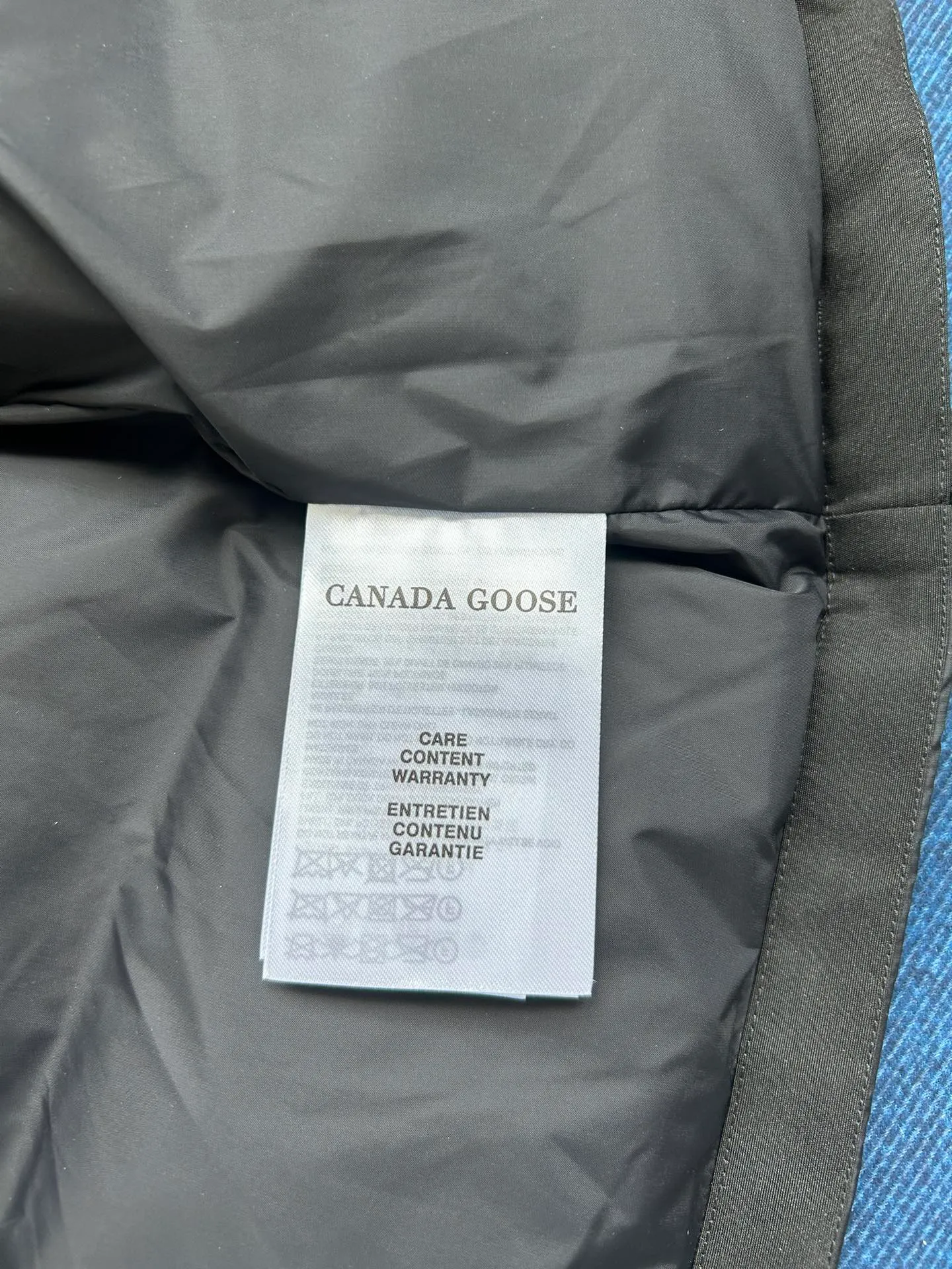 P560 Big Goose 2057MW puff down vest [note the version is too large] Canada Goose Canada Goose FW23 Freestyle waterproof solid color stand collar button down vest Paradigm Freestyle Vest-WD Color: Black White Size: XS S M L XL XXL 2057MW Paradigm Freestyle Vest-WD Men's style. Color: black. Sizes: XS S M L XL XXL.